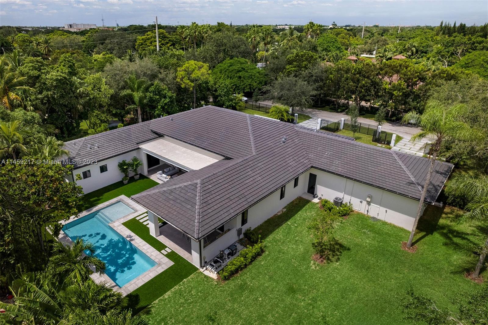 8100 133rd St, Pinecrest, FL, 33156 United States, 5 Bedrooms Bedrooms, ,6 BathroomsBathrooms,Residential,For Sale,133rd St,A11459217