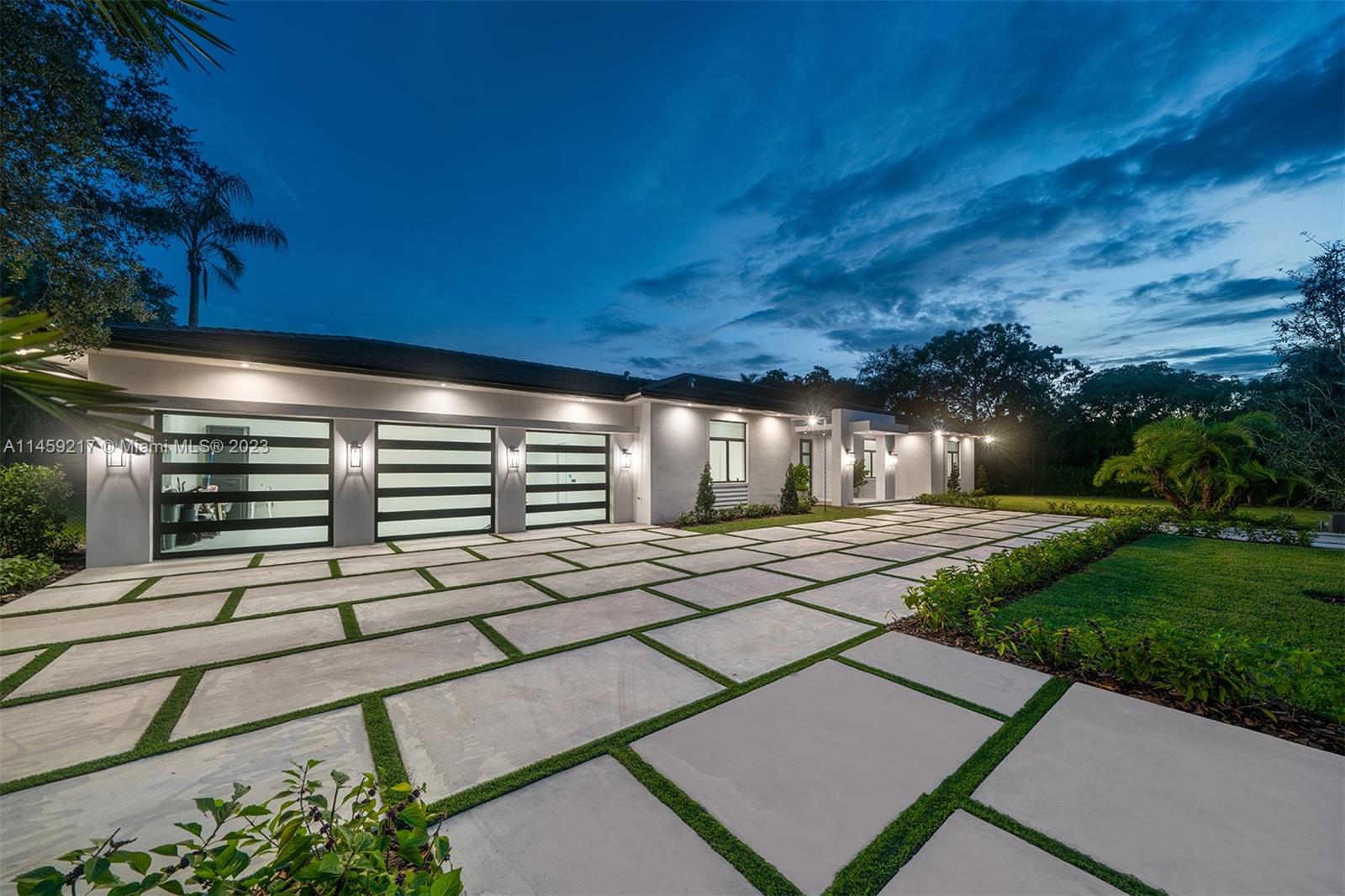 8100 133rd St, Pinecrest, FL, 33156 United States, 5 Bedrooms Bedrooms, ,6 BathroomsBathrooms,Residential,For Sale,133rd St,A11459217