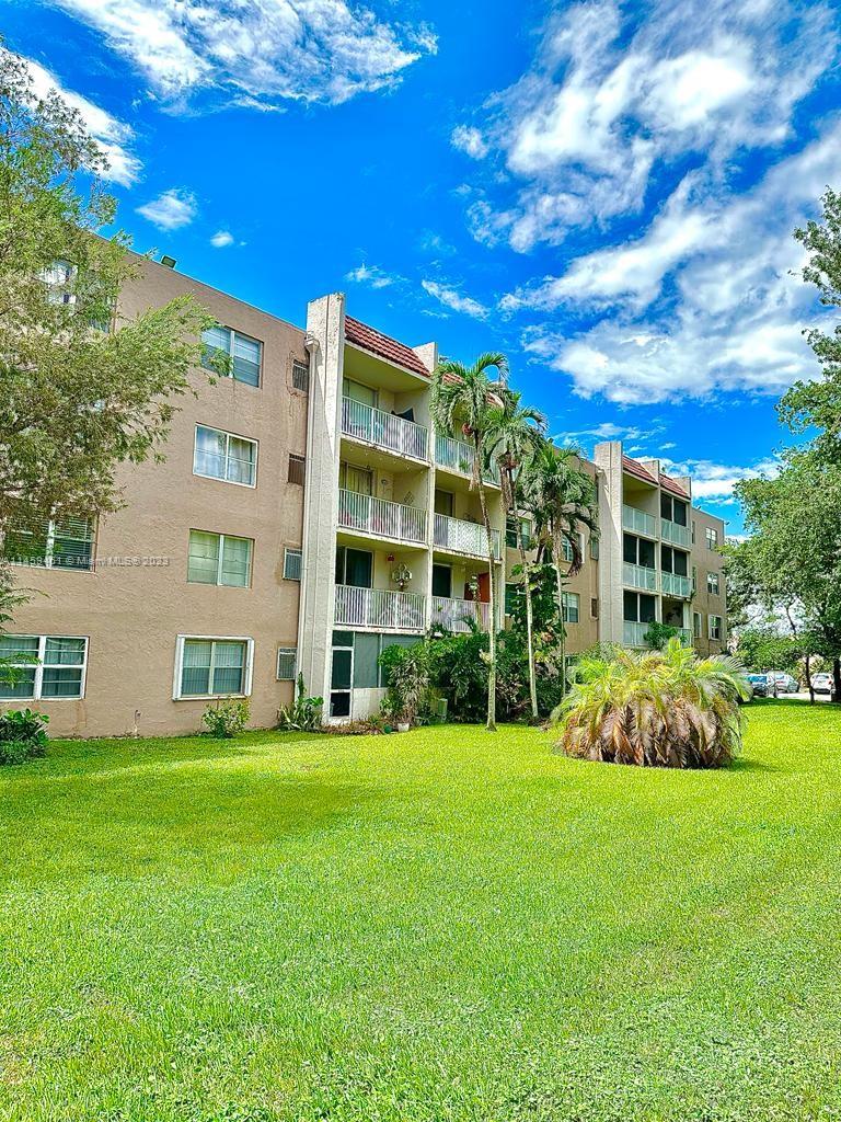 8511 8th St, Miami, FL, 33126 United States, 2 Bedrooms Bedrooms, ,2 BathroomsBathrooms,Residential,For Sale,8th St,A11459461