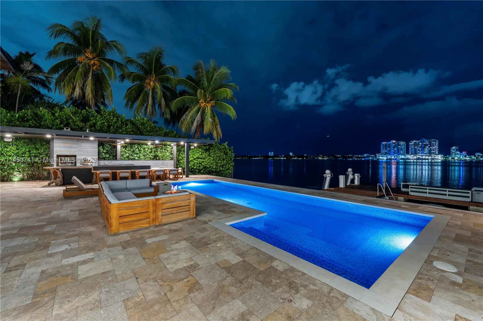 327 Rivo Alto Dr, Miami Beach, FL, 33139 United States, 6 Bedrooms Bedrooms, ,6 BathroomsBathrooms,Residential,For Sale,Rivo Alto Dr,A11450741