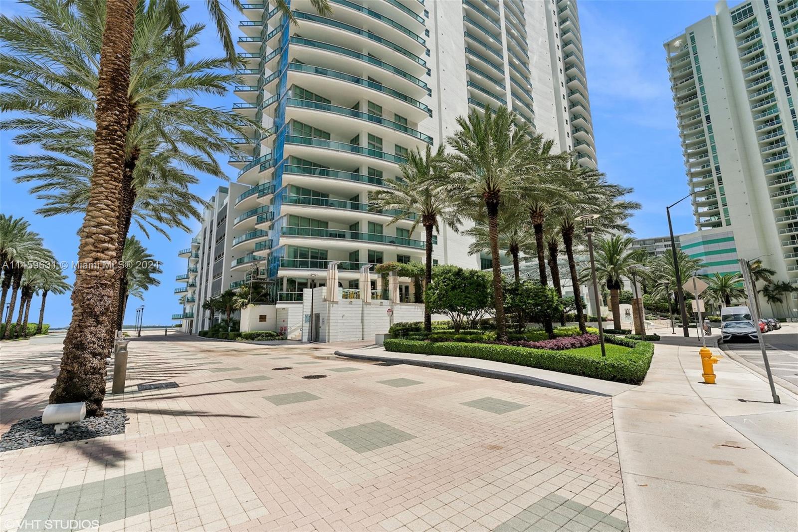 1331 Brickell Bay Dr, Miami, FL, 33131 United States, 2 Bedrooms Bedrooms, ,2 BathroomsBathrooms,Residential,For Sale,Brickell Bay Dr,A11459631