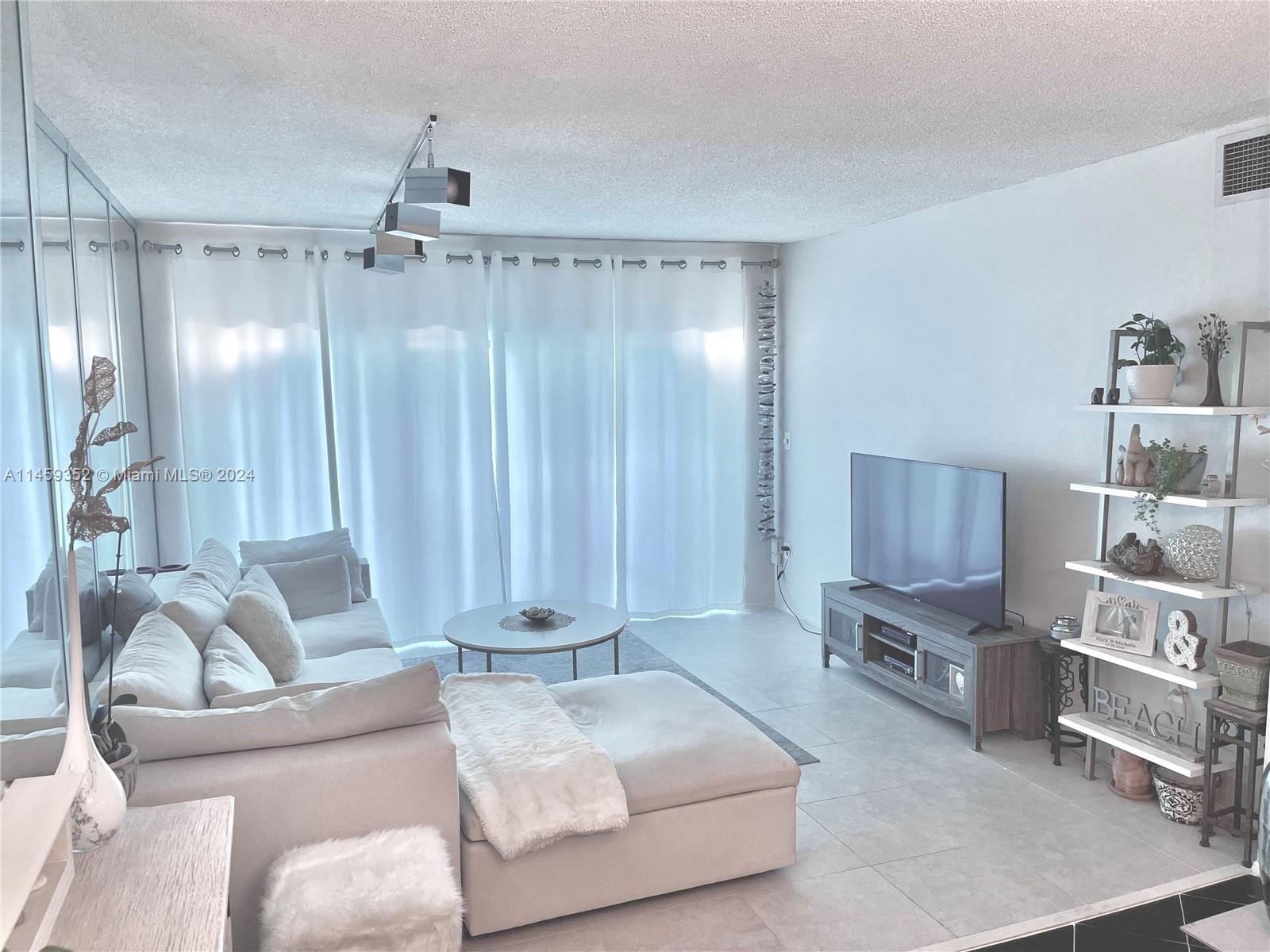 1950 Ocean Dr, Hallandale Beach, FL, 33009 United States, 1 Bedroom Bedrooms, ,1 BathroomBathrooms,Residential,For Sale,Ocean Dr,A11459352