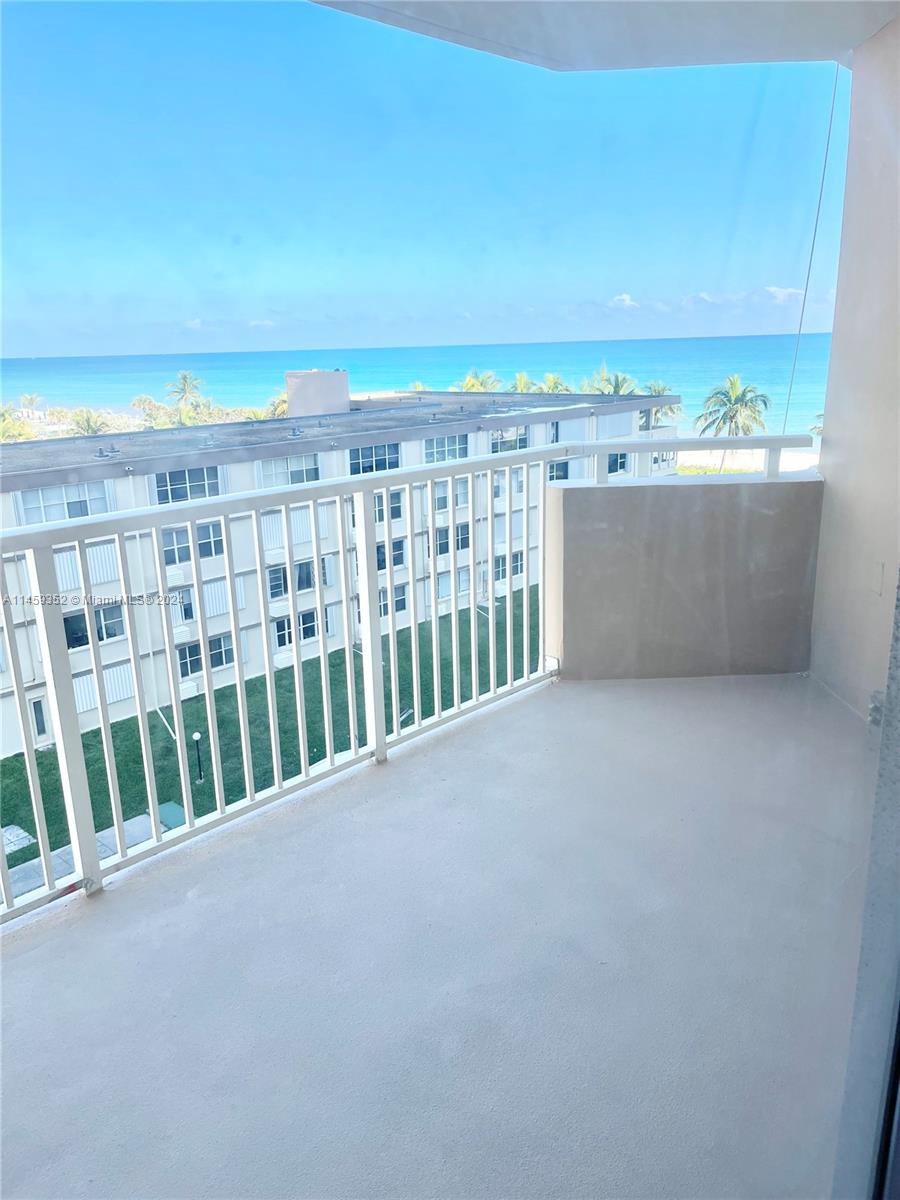 1950 Ocean Dr, Hallandale Beach, FL, 33009 United States, 1 Bedroom Bedrooms, ,1 BathroomBathrooms,Residential,For Sale,Ocean Dr,A11459352