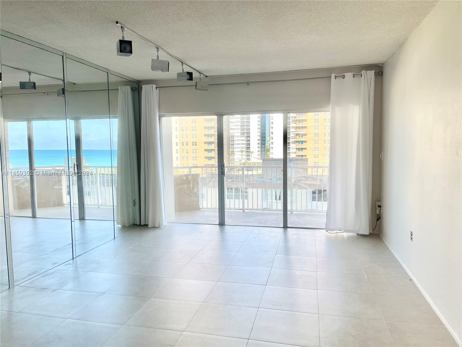 1950 Ocean Dr, Hallandale Beach, FL, 33009 United States, 1 Bedroom Bedrooms, ,1 BathroomBathrooms,Residential,For Sale,Ocean Dr,A11459352