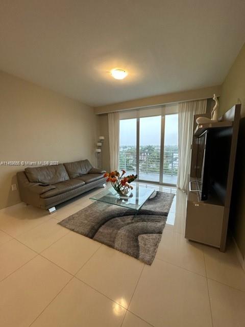 7661 107th Ave, Doral, FL, 33178 United States, 3 Bedrooms Bedrooms, ,3 BathroomsBathrooms,Residential,For Sale,107th Ave,A11459856