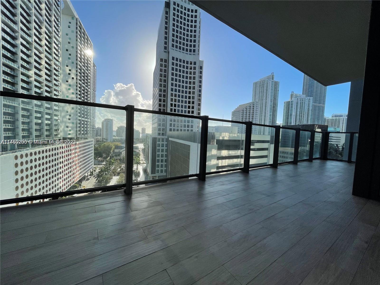 Rare 2 Beds with Den/Office and 2.5 Baths at Luxury Reach Brickell City Centre. Modern Italian kitchen cabinets, Premium Bosch appliances, wine cooler, marble floors, floor to ceiling windows to enjoy the amazing views. Wonderful condo with amazing views of the Miami River. Enjoy 5 star hotel amenities. Walking distance to best restaurant and shopping stores. Amenities include: 24hr concierge service, 2 pools, Jacuzzi, spa, steam room, social room, fitness and children's center. Live the Brickell lifestyle at its fullest!