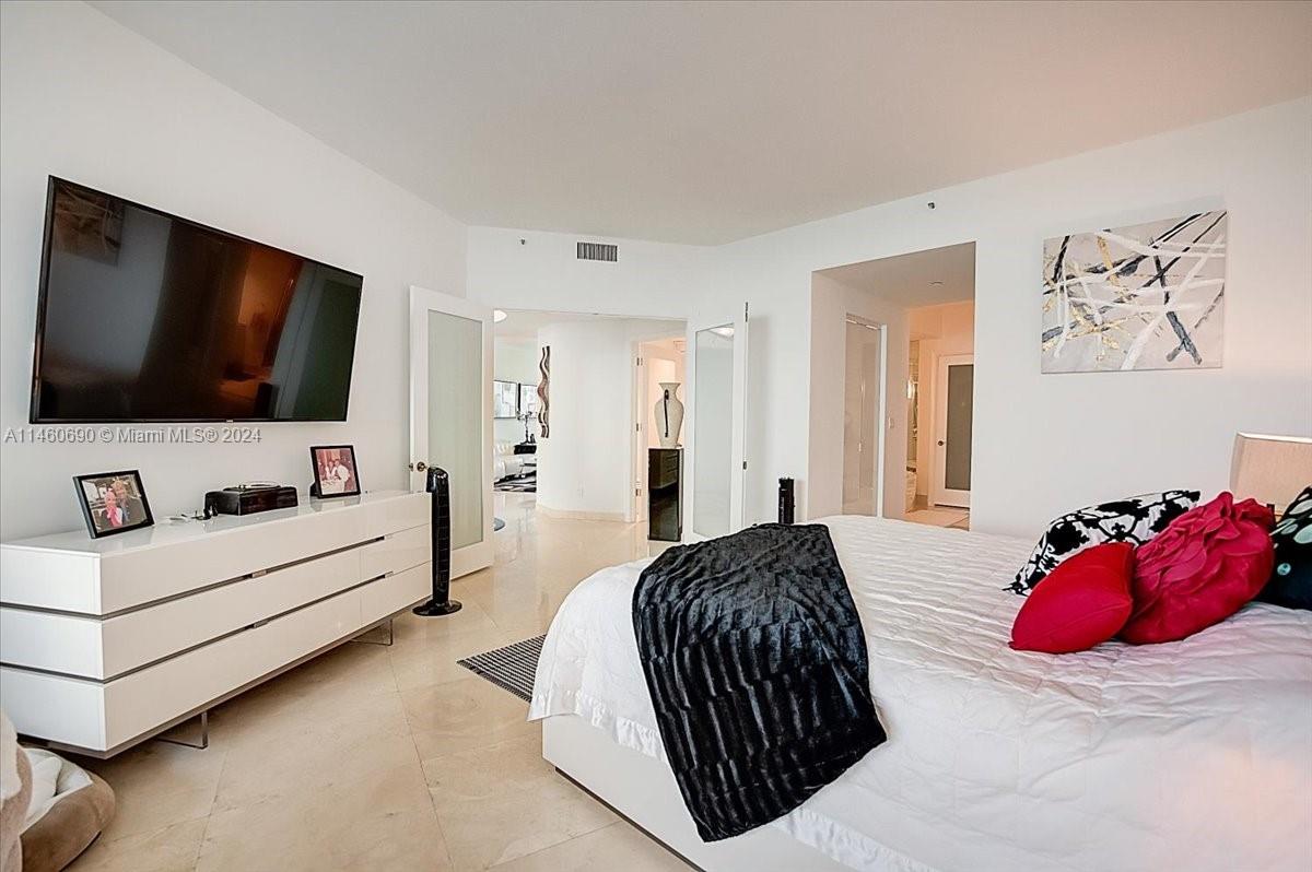 300 S Pointe Dr 3306, Miami Beach, Florida 33139, 2 Bedrooms Bedrooms, ,2 BathroomsBathrooms,Residentiallease,For Rent,300 S Pointe Dr 3306,A11460690