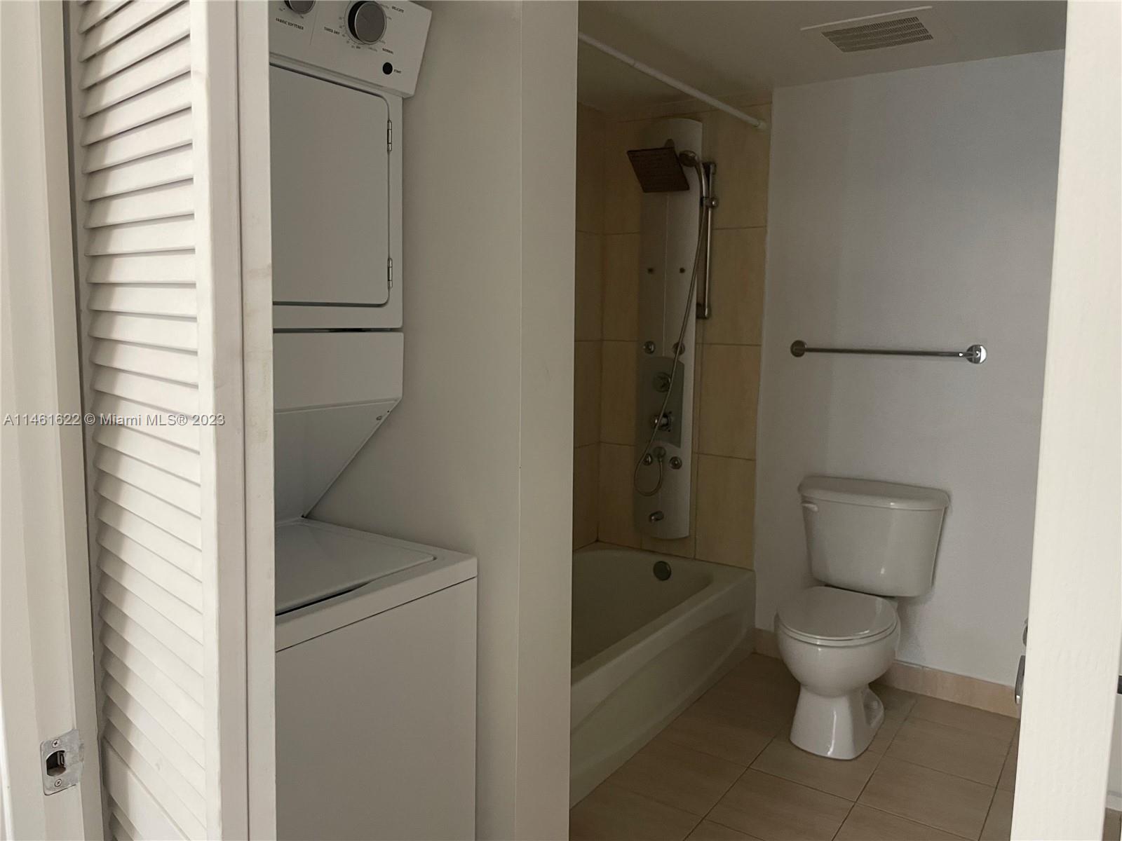 Laundry insade united.