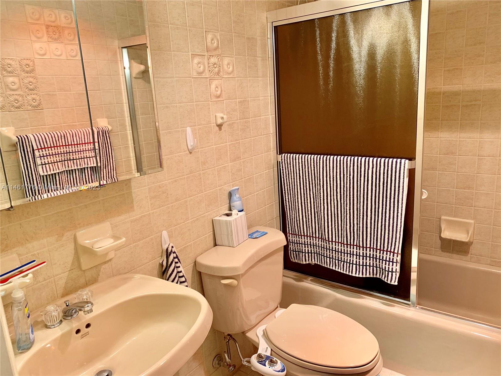 1950 Ocean Dr, Hallandale Beach, FL, 33009 United States, 1 Bedroom Bedrooms, ,1 BathroomBathrooms,Residential,For Sale,Ocean Dr,A11461776