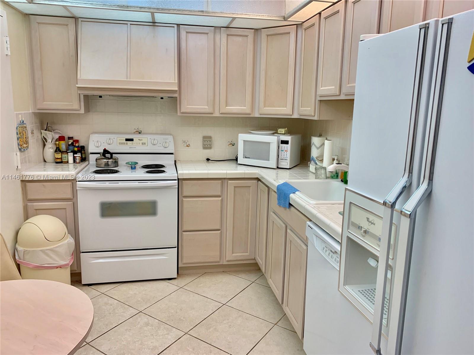 1950 Ocean Dr, Hallandale Beach, FL, 33009 United States, 1 Bedroom Bedrooms, ,1 BathroomBathrooms,Residential,For Sale,Ocean Dr,A11461776