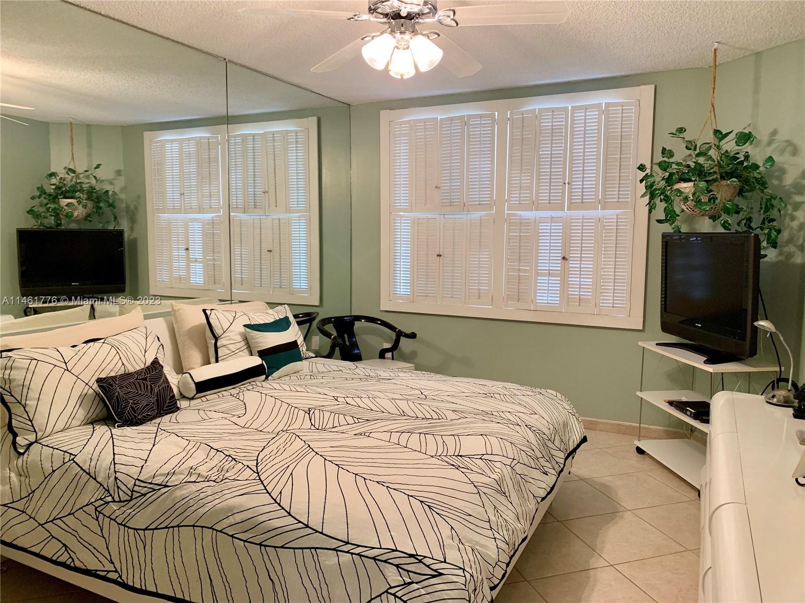 1950 Ocean Dr, Hallandale Beach, FL, 33009 United States, 1 Bedroom Bedrooms, ,1 BathroomBathrooms,Residential,For Sale,Ocean Dr,A11461776