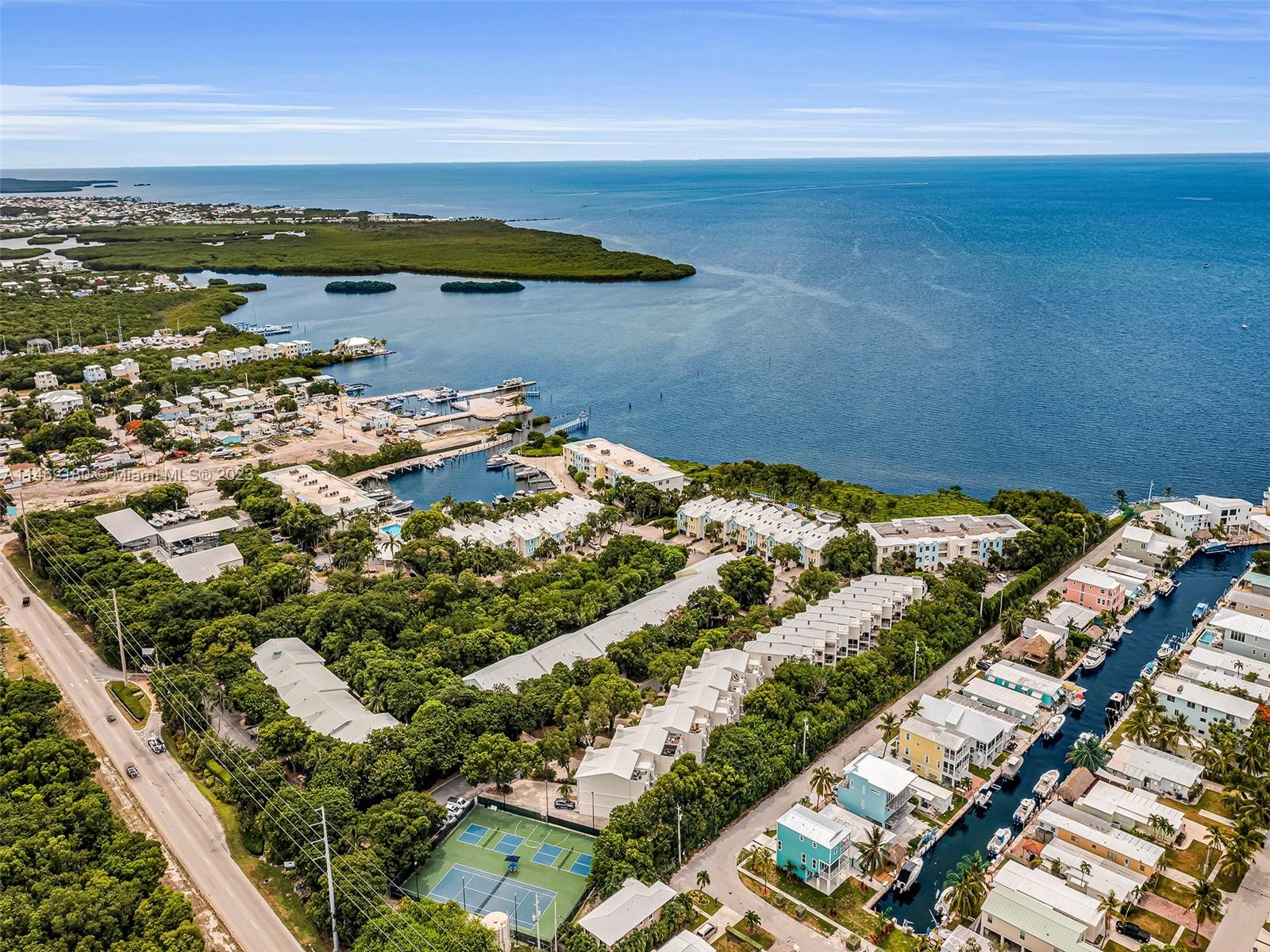 Mariners Club - resort like oceanfront complex in Key Largo