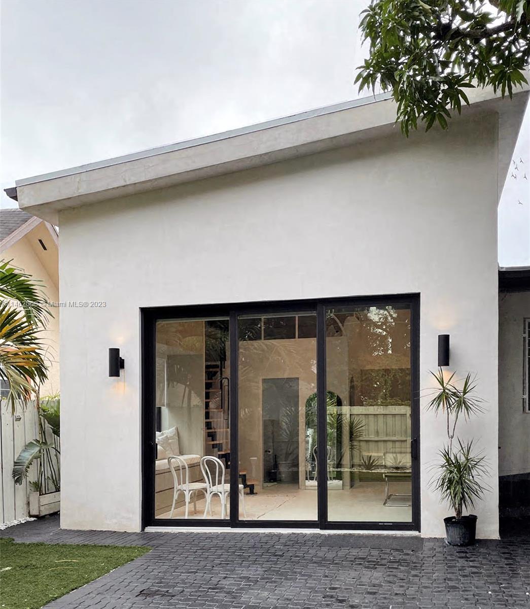 Entry of loft through backyard