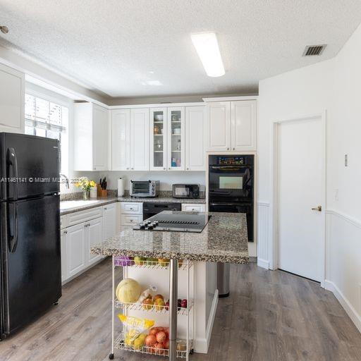 The Kitchen has a big Laundry Room