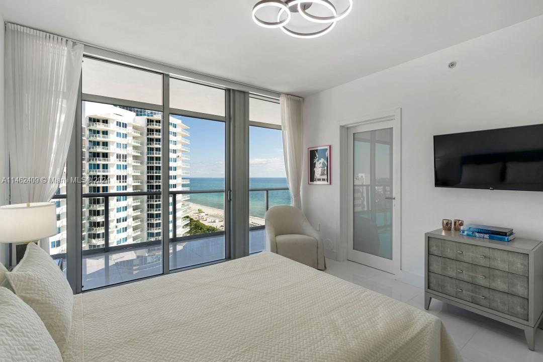 3737 Collins Ave, Miami Beach, FL, 33140 United States, 3 Bedrooms Bedrooms, ,2 BathroomsBathrooms,Residential,For Sale,Collins Ave,A11462409