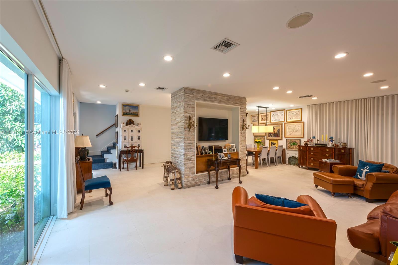 6001 N Bay Rd, Miami Beach, FL 33140, 3 Bedrooms Bedrooms, ,4 BathroomsBathrooms,Residential,For Sale,Bay Rd,A11462316