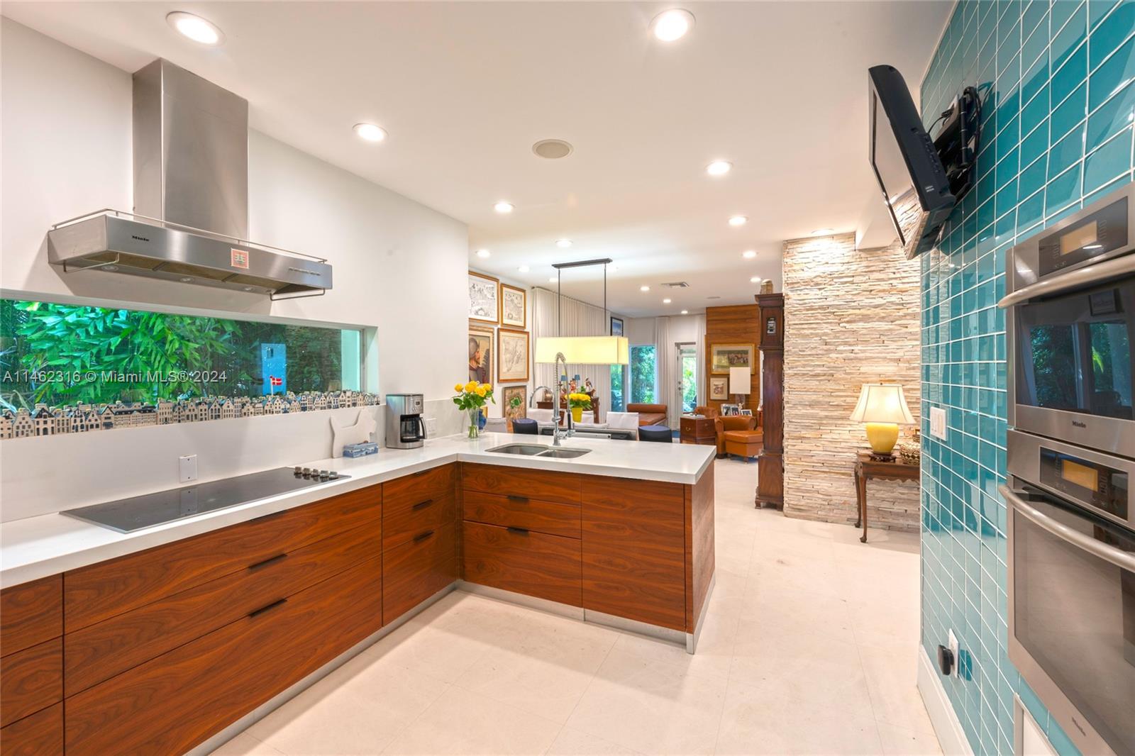 6001 N Bay Rd, Miami Beach, FL 33140, 3 Bedrooms Bedrooms, ,4 BathroomsBathrooms,Residential,For Sale,Bay Rd,A11462316