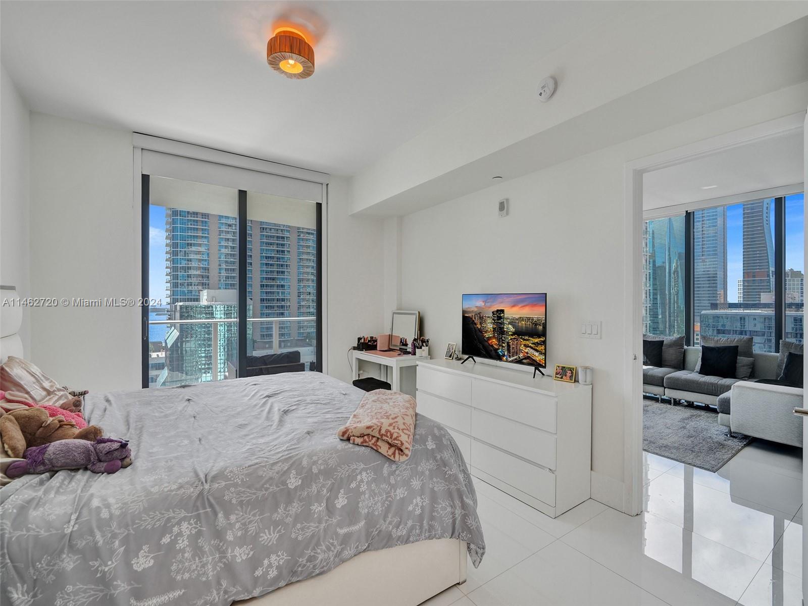 1010 Brickell Ave, Miami, FL, 33131 United States, 3 Bedrooms Bedrooms, ,3 BathroomsBathrooms,Residential,For Sale,Brickell Ave,A11462720