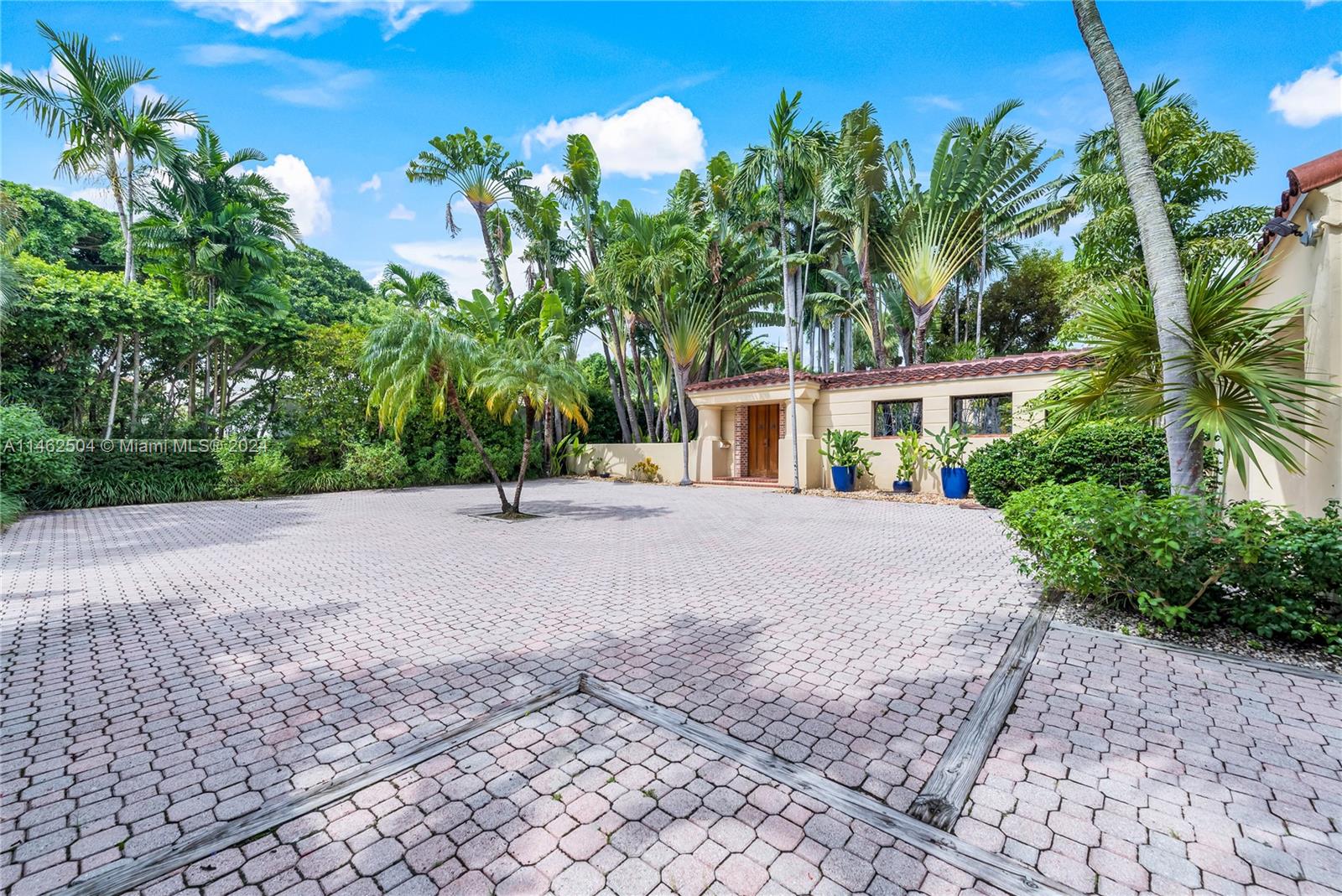 5060 N Bay Rd, Miami Beach, FL 33140, 8 Bedrooms Bedrooms, ,7 BathroomsBathrooms,Residential,For Sale,Bay Rd,A11462504