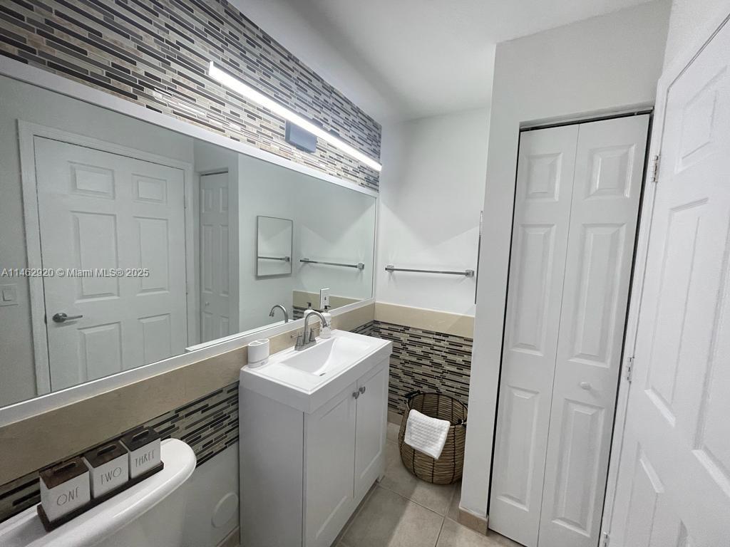 2069 S Ocean Dr TH12, Hallandale Beach, Florida 33009, 3 Bedrooms Bedrooms, ,3 BathroomsBathrooms,Residentiallease,For Rent,2069 S Ocean Dr TH12,A11462920