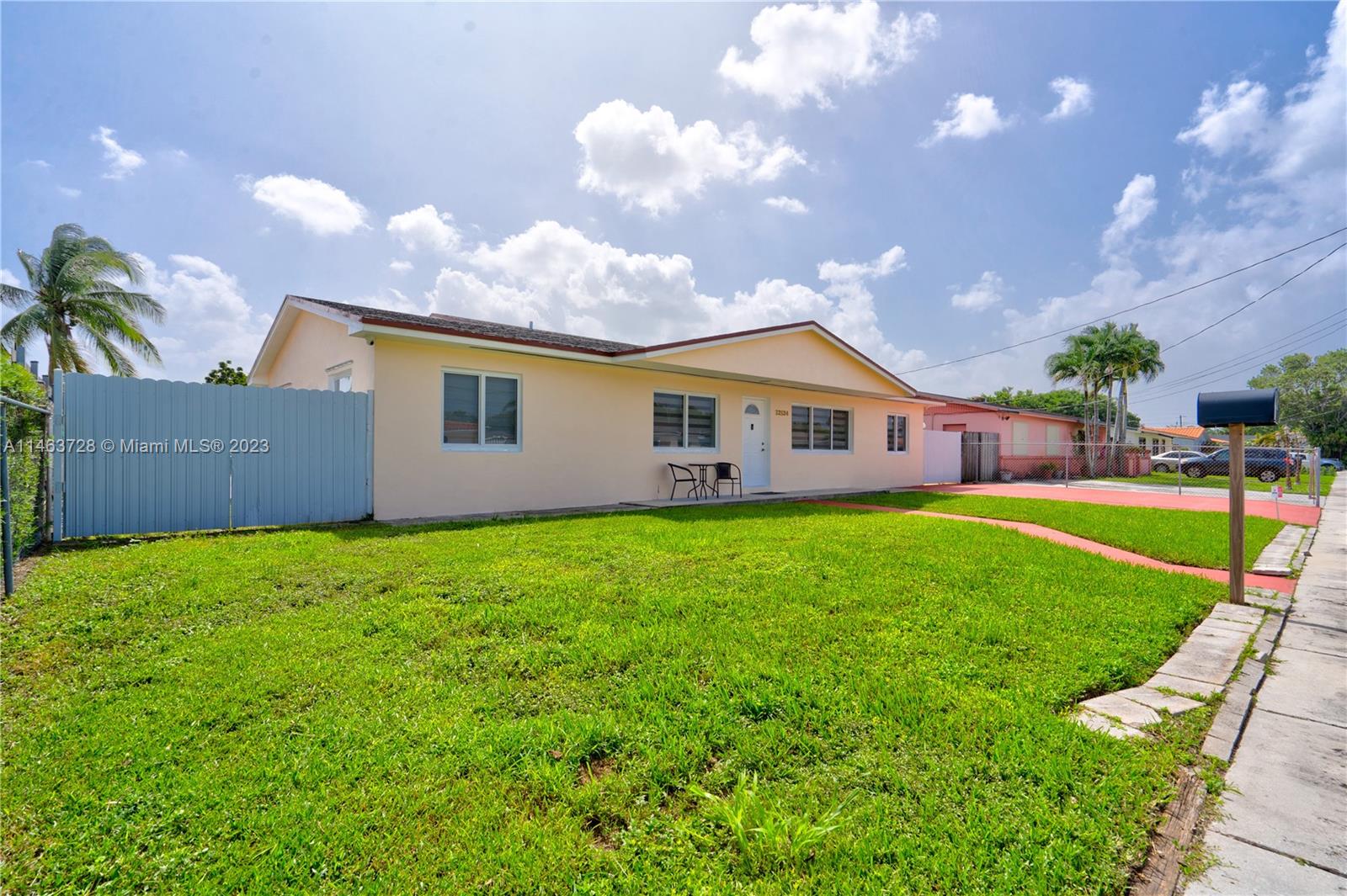 12524 SW 27th St  For Sale A11463728, FL