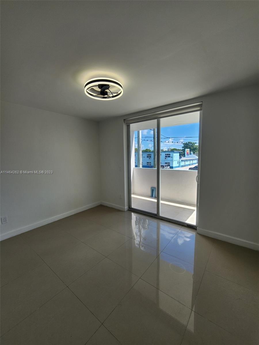 BISCAYNE TOWER
UNIT 203