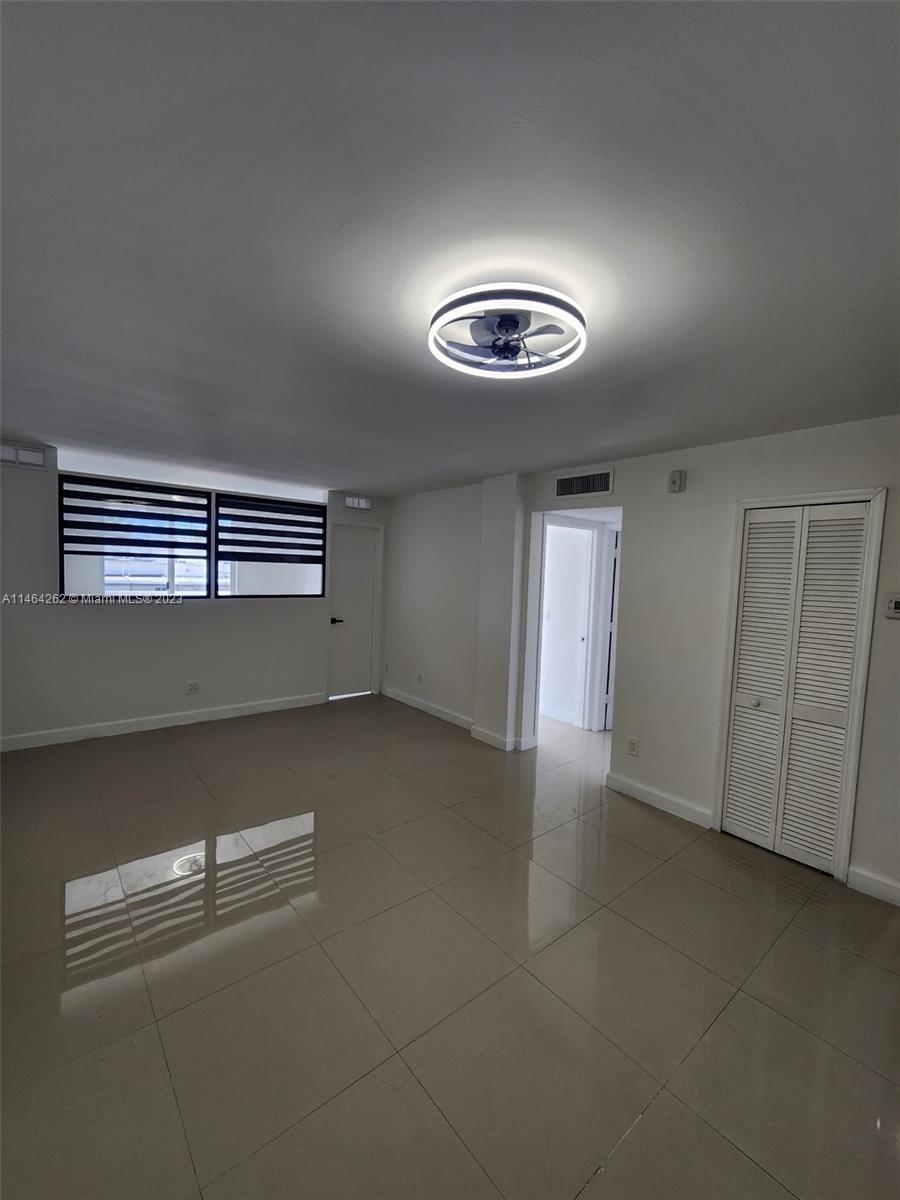 BISCAYNE TOWER
UNIT 203