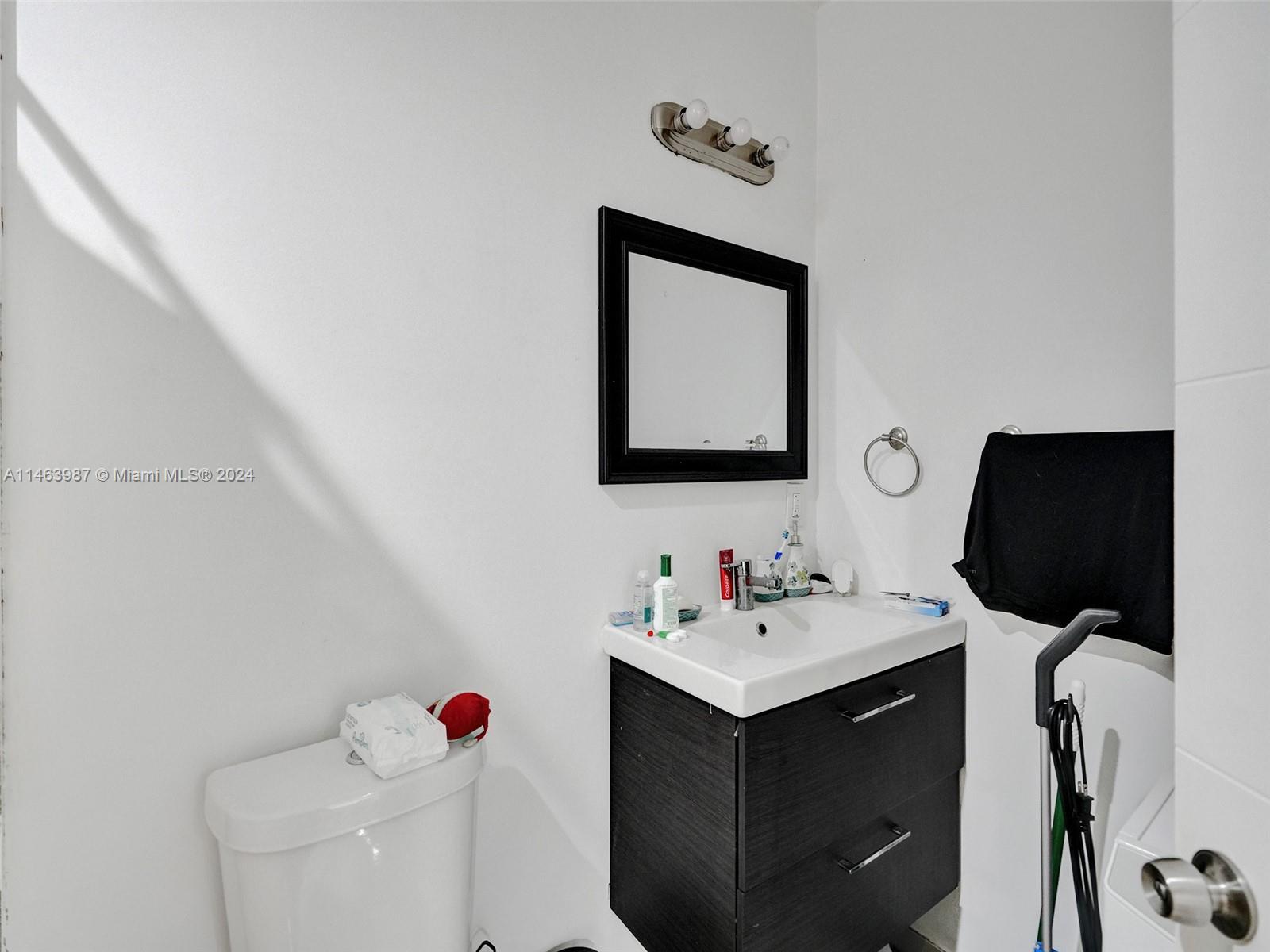 1849 NE 176th St, North Miami Beach, Florida 33162, 3 Bedrooms Bedrooms, ,2 BathroomsBathrooms,Residential,For Sale,1849 NE 176th St,A11463987