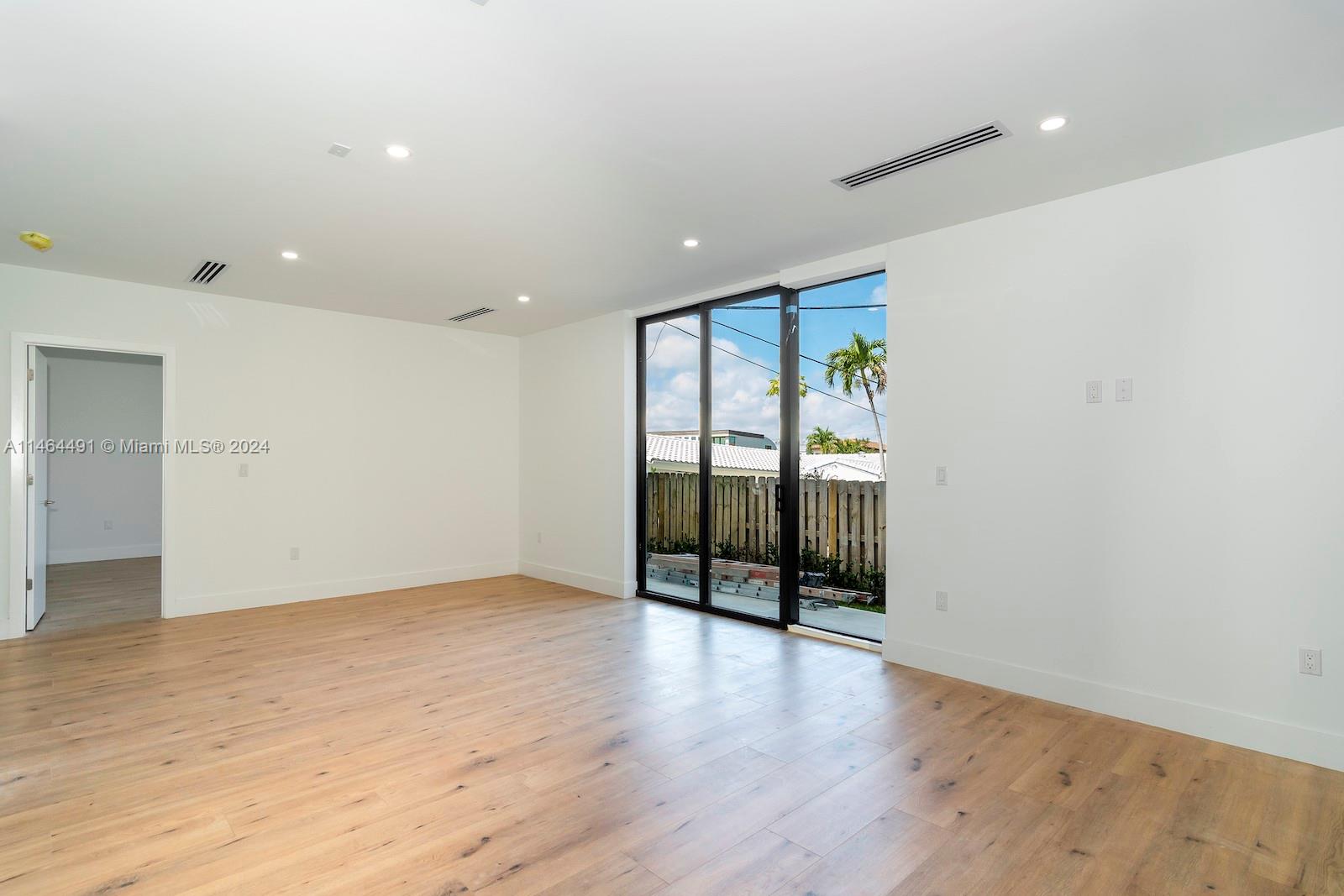 1639 E E Broward, Fort Lauderdale, Florida 33301, 3 Bedrooms Bedrooms, ,2 BathroomsBathrooms,Residential,For Sale,1639 E E Broward,A11464491