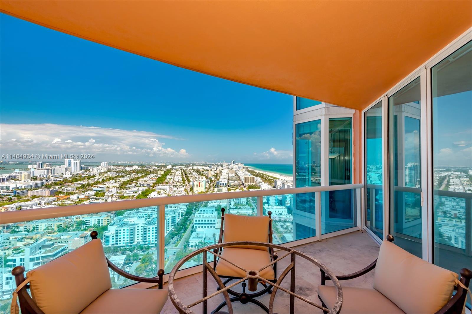 300 S Pointe Dr 3306, Miami Beach, Florida 33139, 2 Bedrooms Bedrooms, ,2 BathroomsBathrooms,Residential,For Sale,300 S Pointe Dr 3306,A11464934