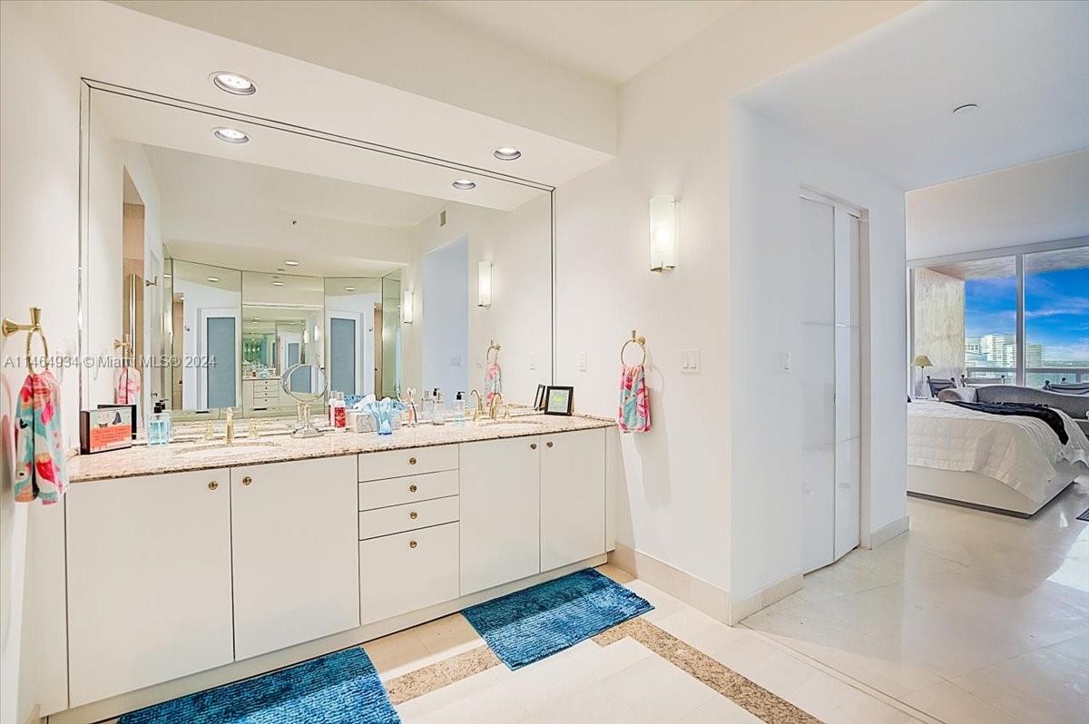 300 Pointe Dr, Miami Beach, FL, 33139 United States, 2 Bedrooms Bedrooms, ,2 BathroomsBathrooms,Residential,For Sale,Pointe Dr,A11464934