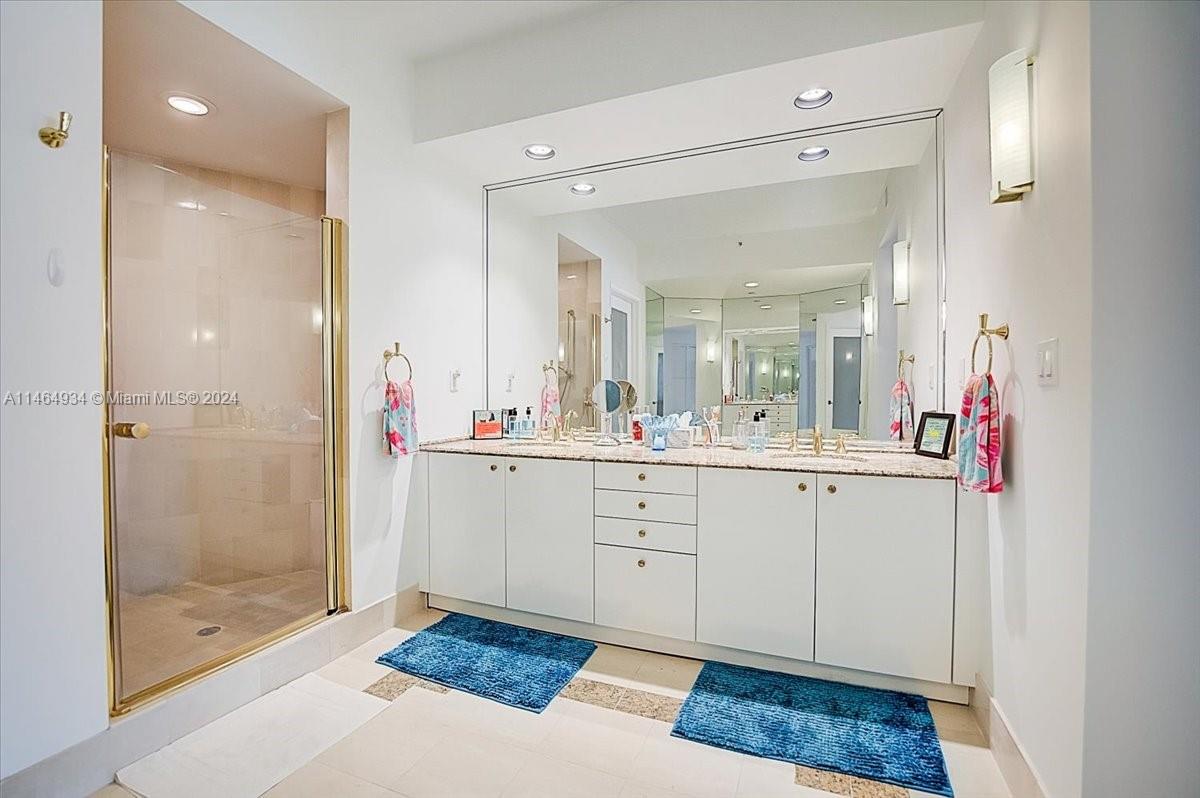 300 Pointe Dr, Miami Beach, FL, 33139 United States, 2 Bedrooms Bedrooms, ,2 BathroomsBathrooms,Residential,For Sale,Pointe Dr,A11464934