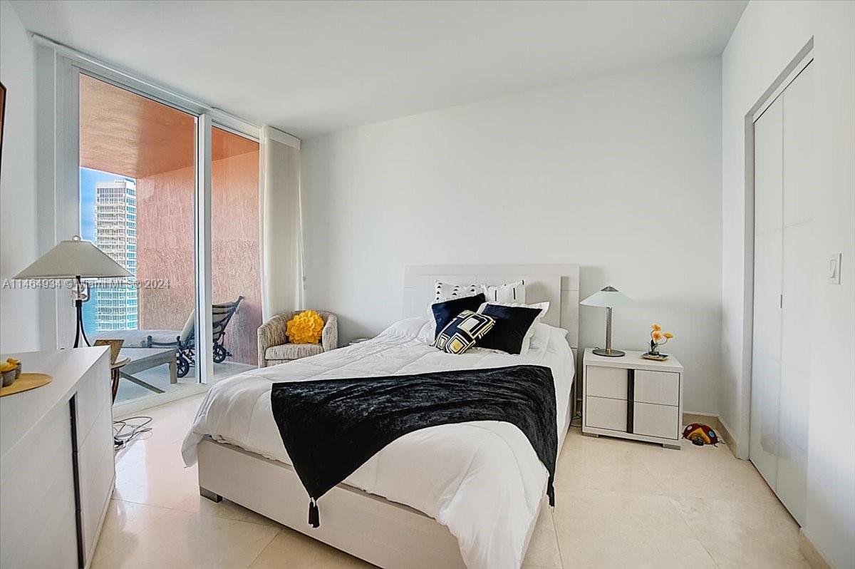 300 Pointe Dr, Miami Beach, FL, 33139 United States, 2 Bedrooms Bedrooms, ,2 BathroomsBathrooms,Residential,For Sale,Pointe Dr,A11464934