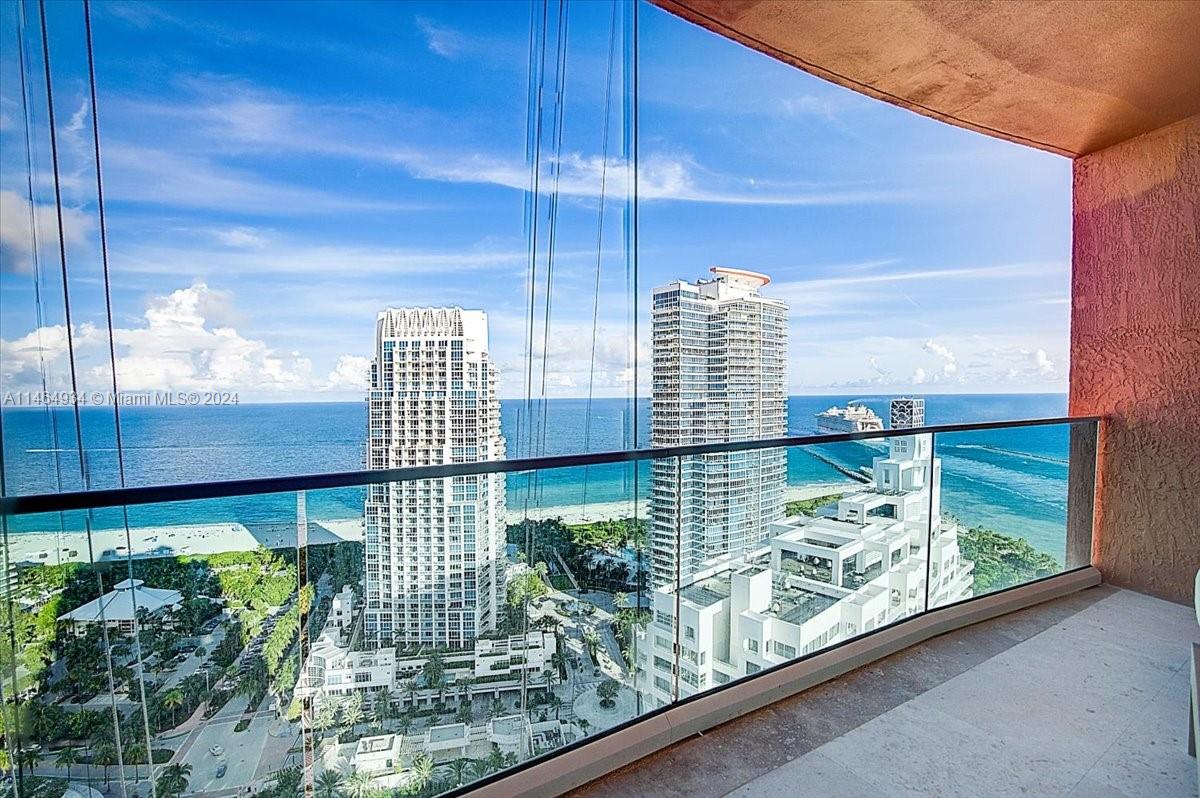 300 Pointe Dr, Miami Beach, FL, 33139 United States, 2 Bedrooms Bedrooms, ,2 BathroomsBathrooms,Residential,For Sale,Pointe Dr,A11464934