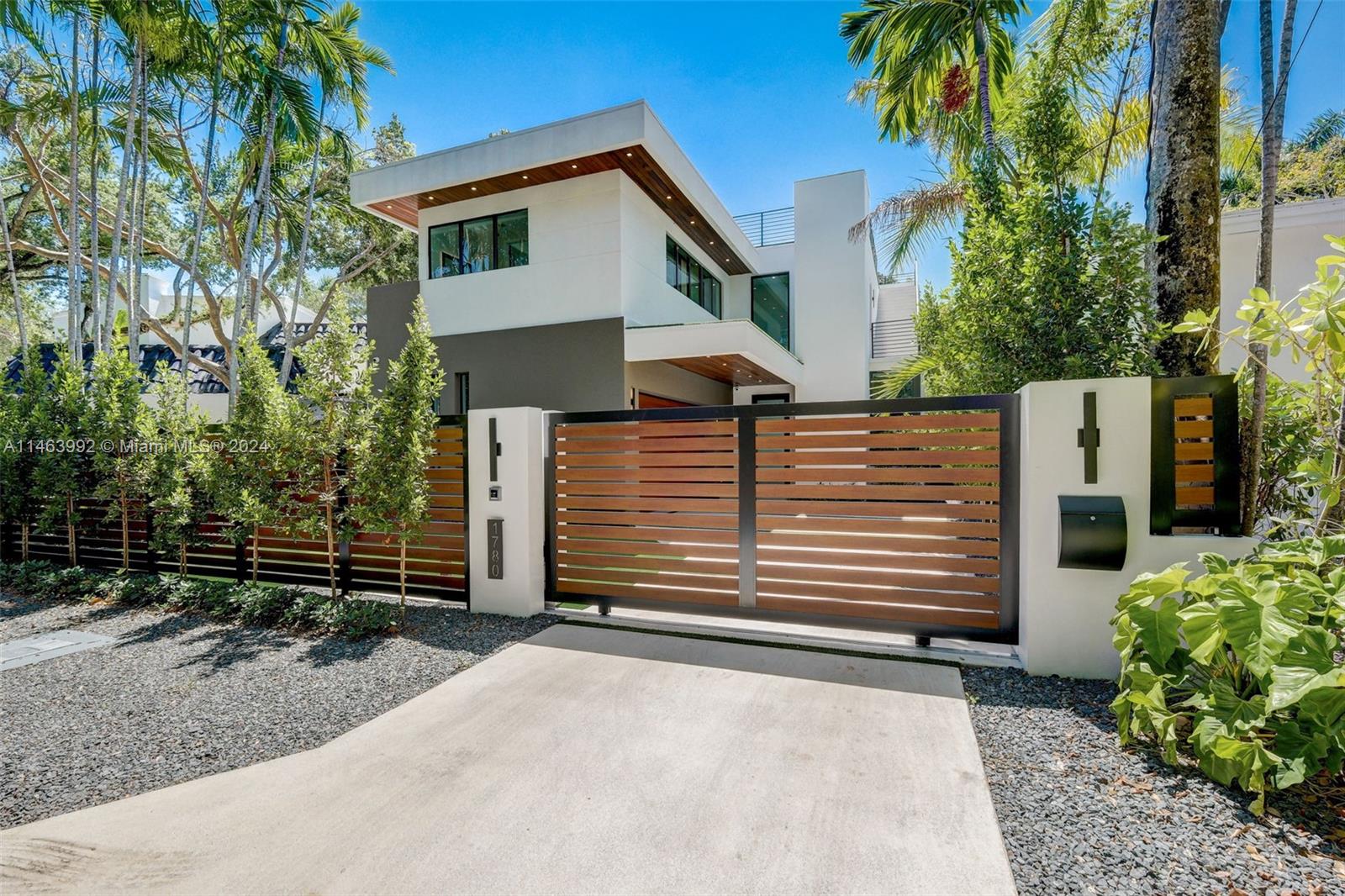 1780 CHUCUNANTAH RD, Miami, FL, 33133 United States, 5 Bedrooms Bedrooms, ,4 BathroomsBathrooms,Residential,For Sale,CHUCUNANTAH RD,A11463992