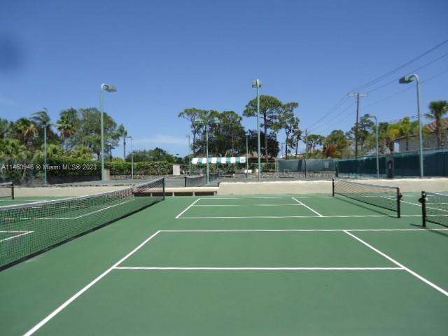 Many Tennis Har Tru and Pickleball Courts