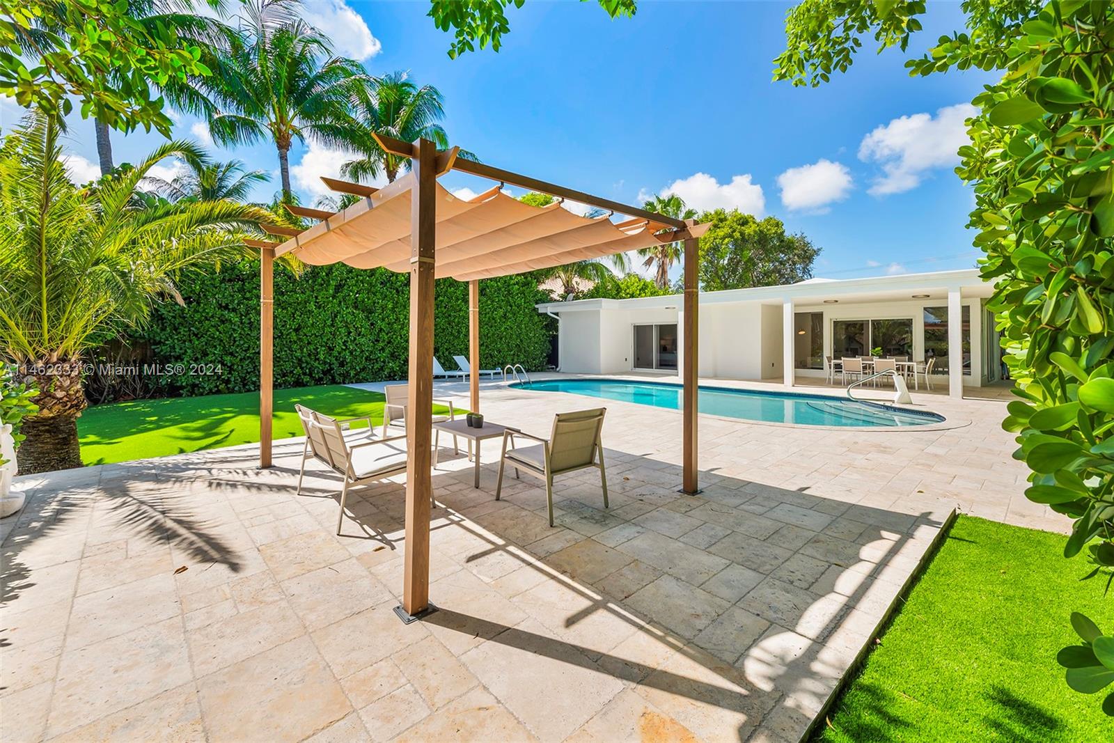 410 Shore Dr, Miami Beach, FL, 33141 United States, 4 Bedrooms Bedrooms, ,3 BathroomsBathrooms,Residential,For Sale,Shore Dr,A11462333