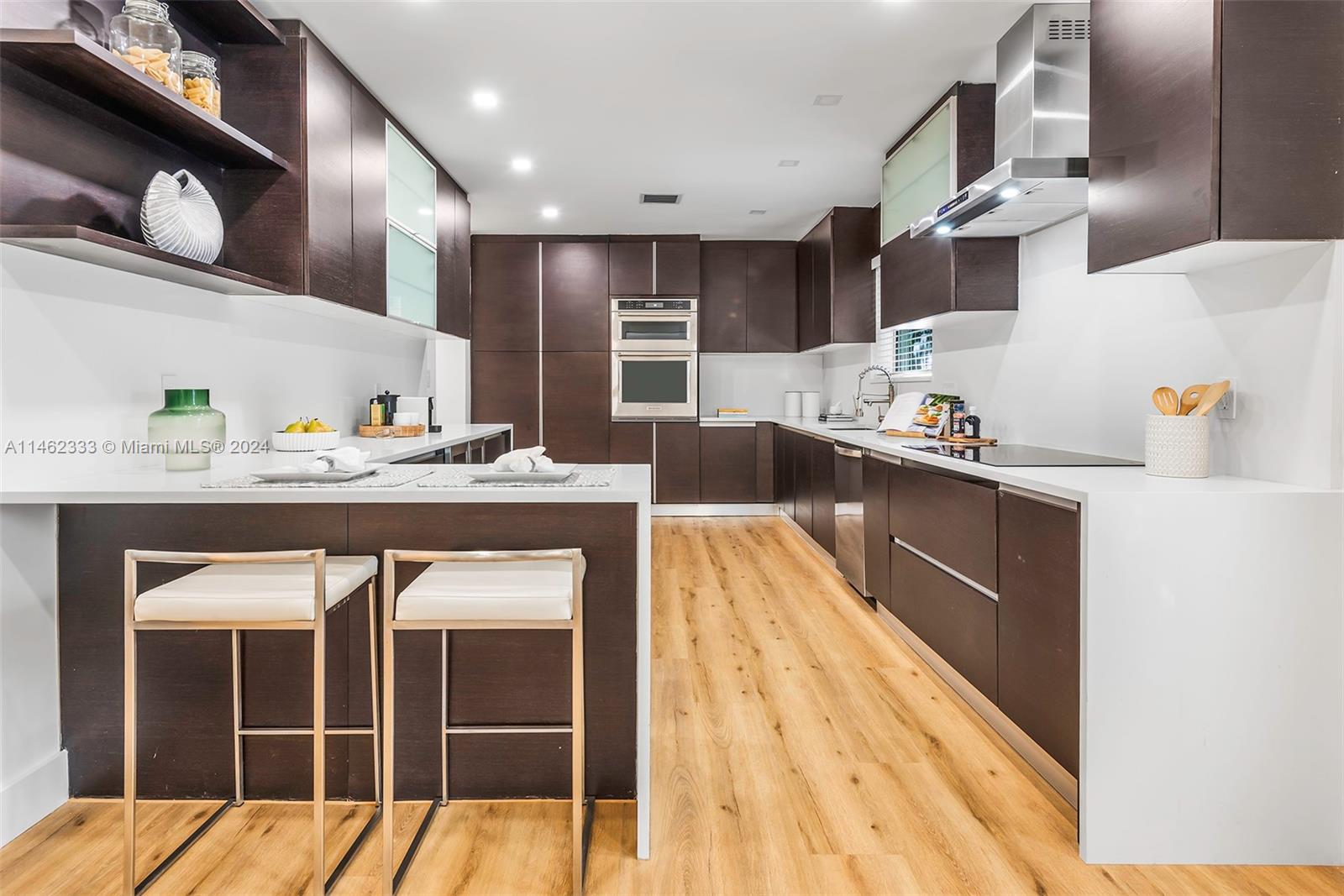 410 Shore Dr, Miami Beach, FL, 33141 United States, 4 Bedrooms Bedrooms, ,3 BathroomsBathrooms,Residential,For Sale,Shore Dr,A11462333