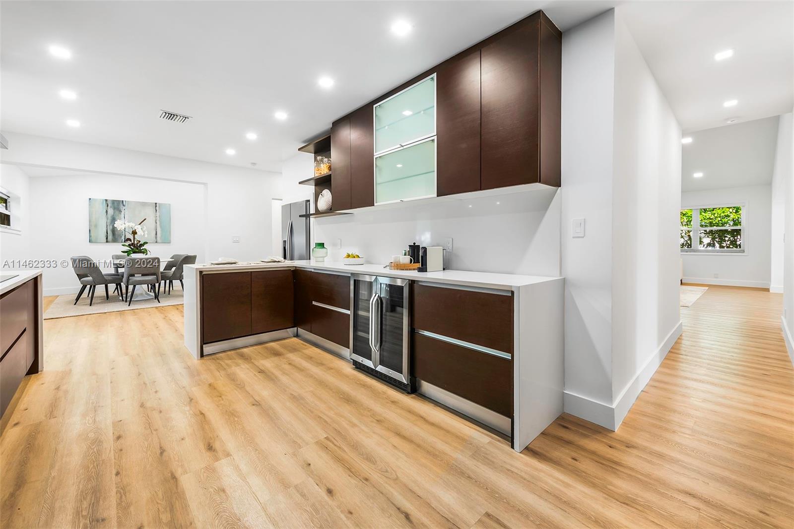 410 Shore Dr, Miami Beach, FL, 33141 United States, 4 Bedrooms Bedrooms, ,3 BathroomsBathrooms,Residential,For Sale,Shore Dr,A11462333