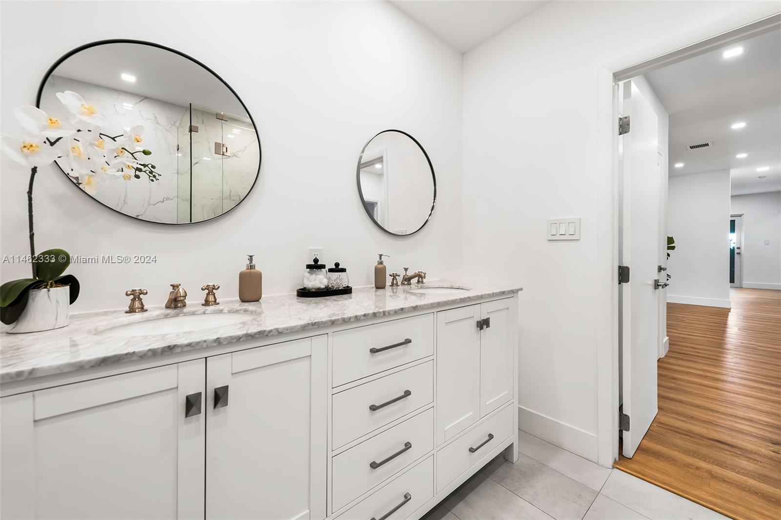 410 Shore Dr, Miami Beach, FL, 33141 United States, 4 Bedrooms Bedrooms, ,3 BathroomsBathrooms,Residential,For Sale,Shore Dr,A11462333