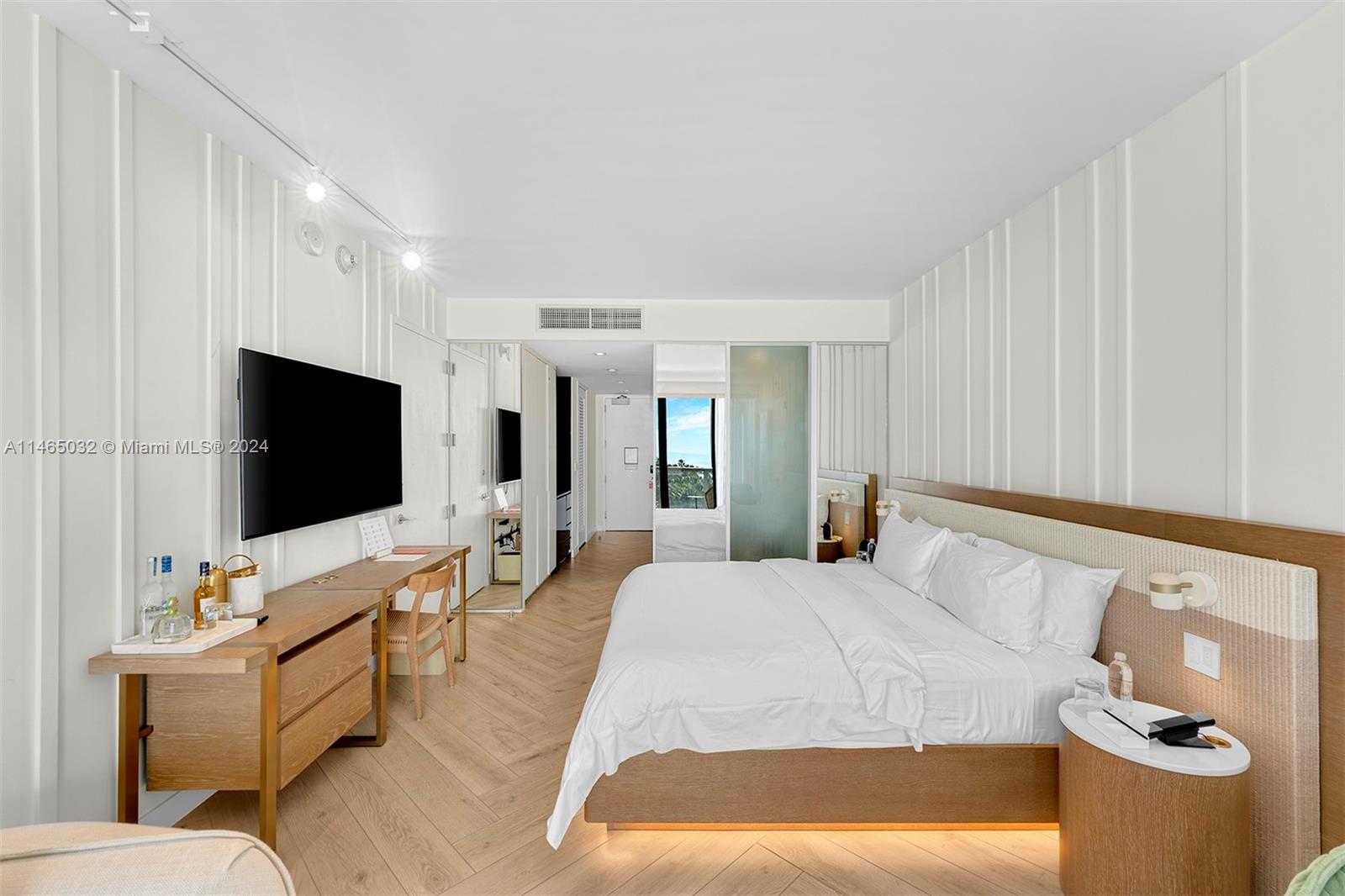 2201 Collins Ave, Miami Beach, FL, 33139 United States, 2 Bedrooms Bedrooms, ,2 BathroomsBathrooms,Residential,For Sale,Collins Ave,A11465032