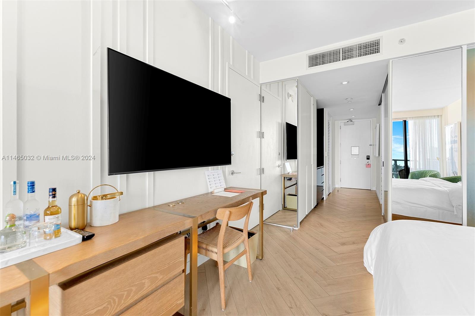 2201 Collins Ave, Miami Beach, FL, 33139 United States, 2 Bedrooms Bedrooms, ,2 BathroomsBathrooms,Residential,For Sale,Collins Ave,A11465032