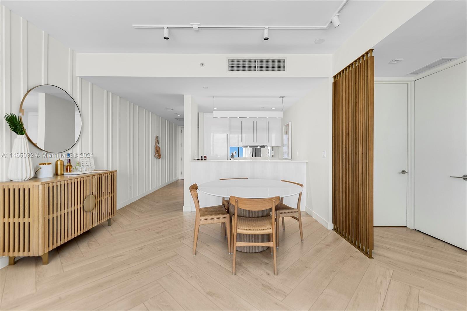 2201 Collins Ave, Miami Beach, FL, 33139 United States, 2 Bedrooms Bedrooms, ,2 BathroomsBathrooms,Residential,For Sale,Collins Ave,A11465032