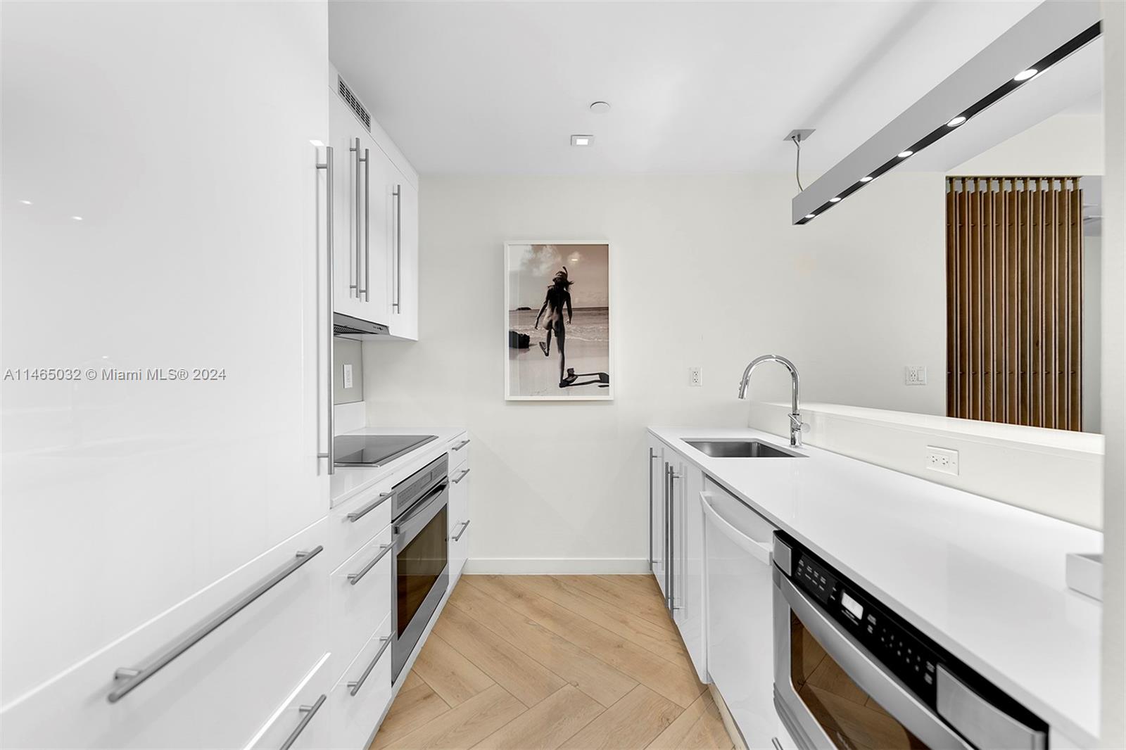 2201 Collins Ave, Miami Beach, FL, 33139 United States, 2 Bedrooms Bedrooms, ,2 BathroomsBathrooms,Residential,For Sale,Collins Ave,A11465032