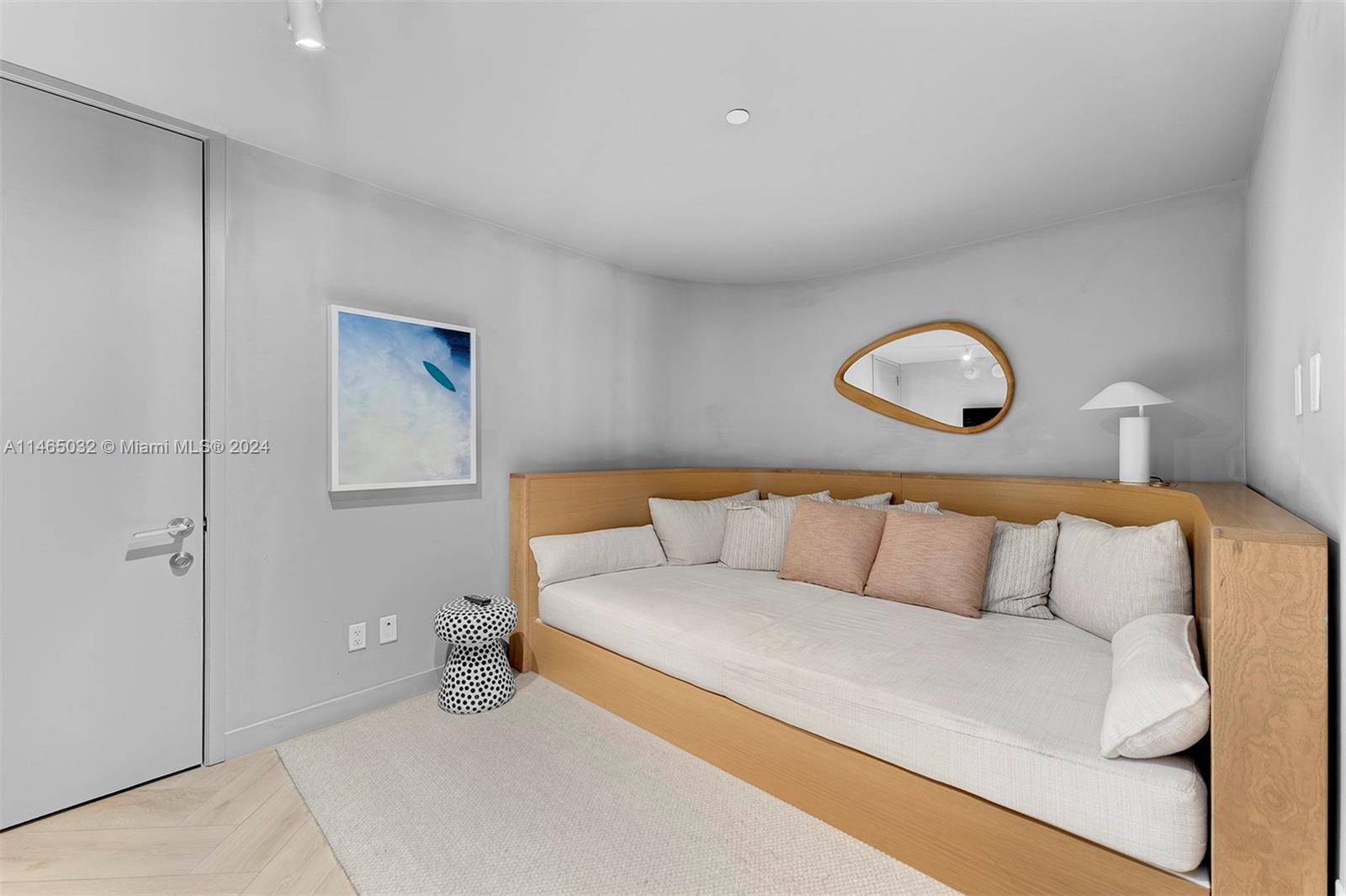 2201 Collins Ave, Miami Beach, FL, 33139 United States, 2 Bedrooms Bedrooms, ,2 BathroomsBathrooms,Residential,For Sale,Collins Ave,A11465032