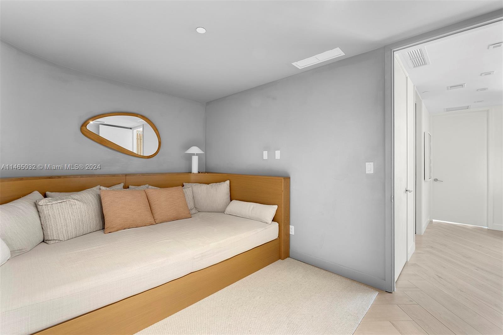 2201 Collins Ave, Miami Beach, FL, 33139 United States, 2 Bedrooms Bedrooms, ,2 BathroomsBathrooms,Residential,For Sale,Collins Ave,A11465032