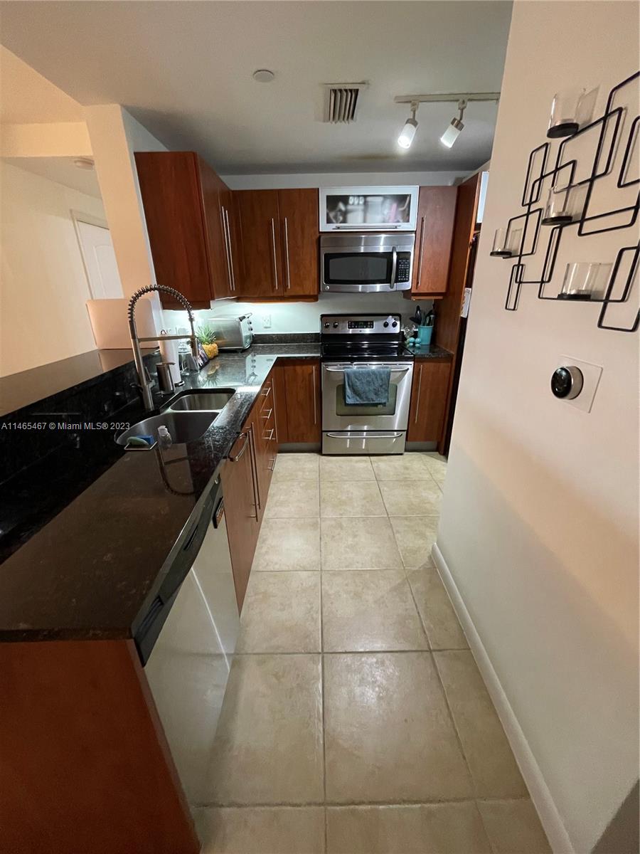 7350 SW 89th St 817S, Miami, Florida 33156, 1 Bedroom Bedrooms, ,1 BathroomBathrooms,Residential,For Sale,7350 SW 89th St 817S,A11465467
