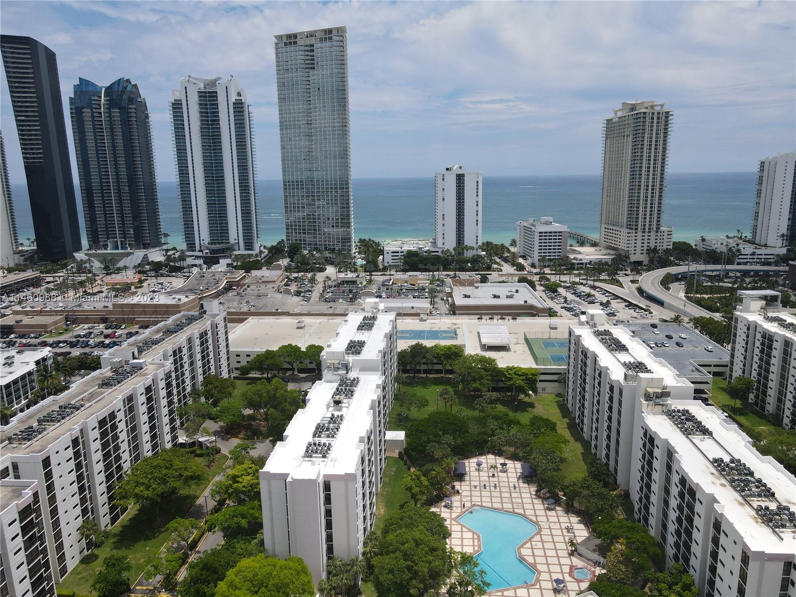 17011 Bay Rd, Sunny Isles Beach, FL, 33160 United States, 1 Bedroom Bedrooms, ,1 BathroomBathrooms,Residential,For Sale,Bay Rd,A11460988