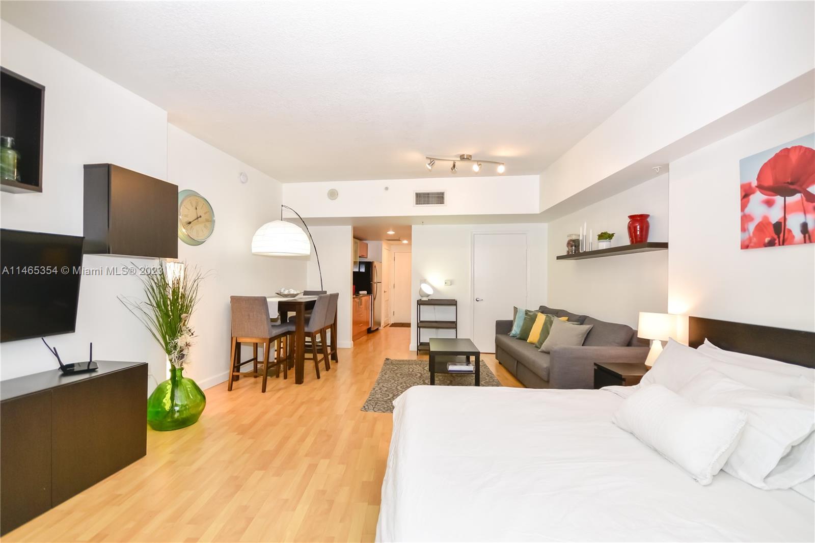 1750 N Bayshore Dr 1211, Miami, Florida 33132, ,1 BathroomBathrooms,Residentiallease,For Rent,1750 N Bayshore Dr 1211,A11465354