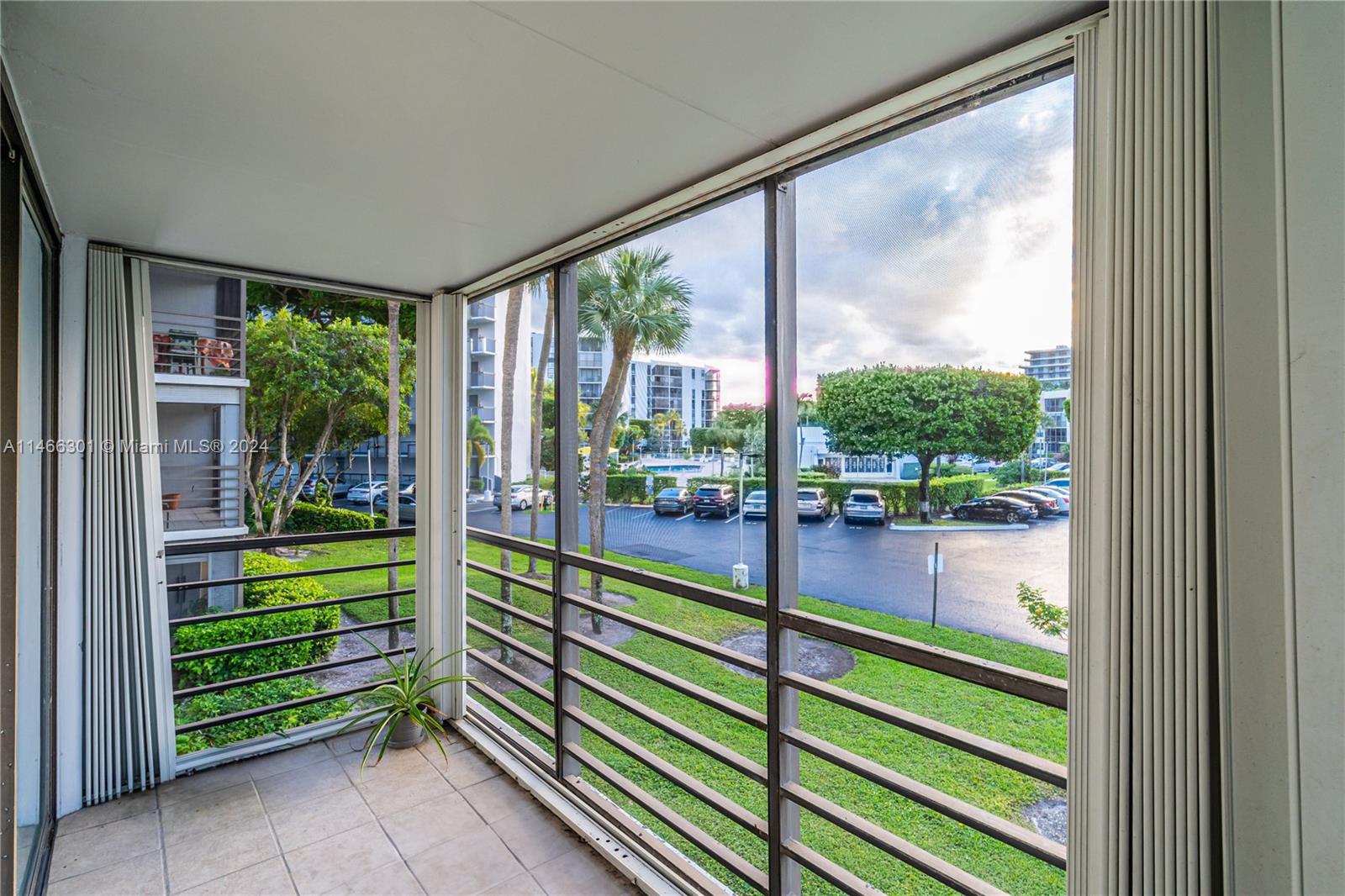 20500 Country Club Dr, Aventura, FL, 33180 United States, 2 Bedrooms Bedrooms, ,2 BathroomsBathrooms,Residential,For Sale,Country Club Dr,A11466301